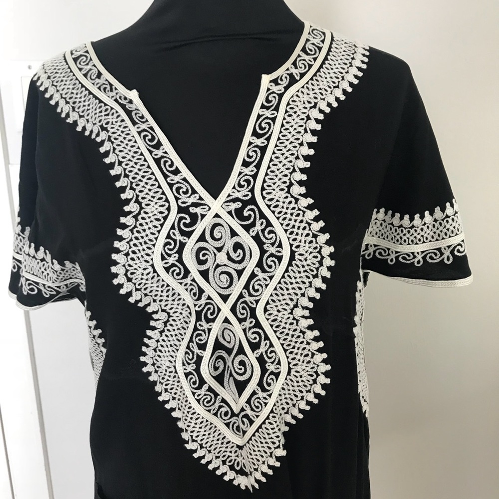 Dress - Picture 2 of 4